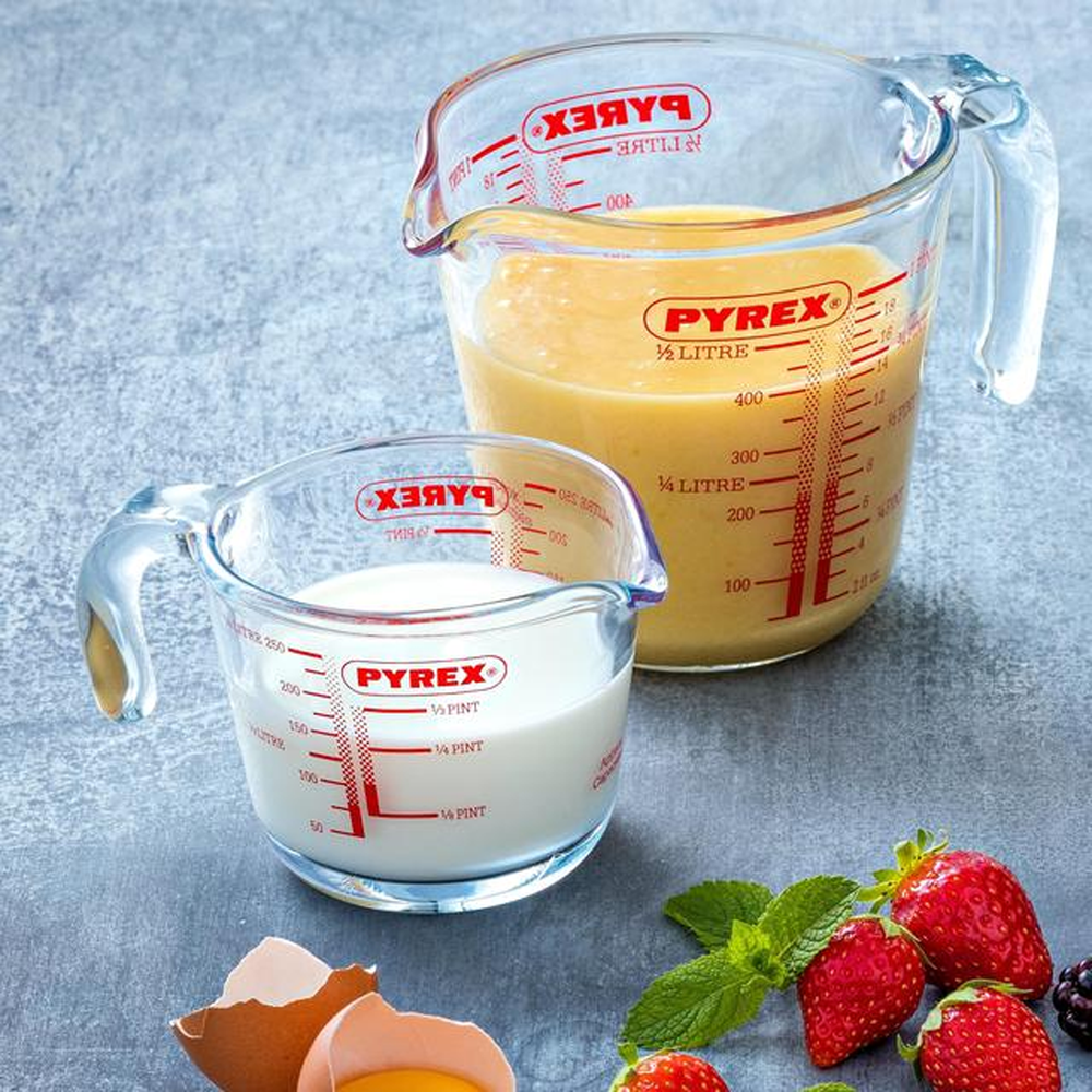 Pyrex Tempered Glass Measuring Jug