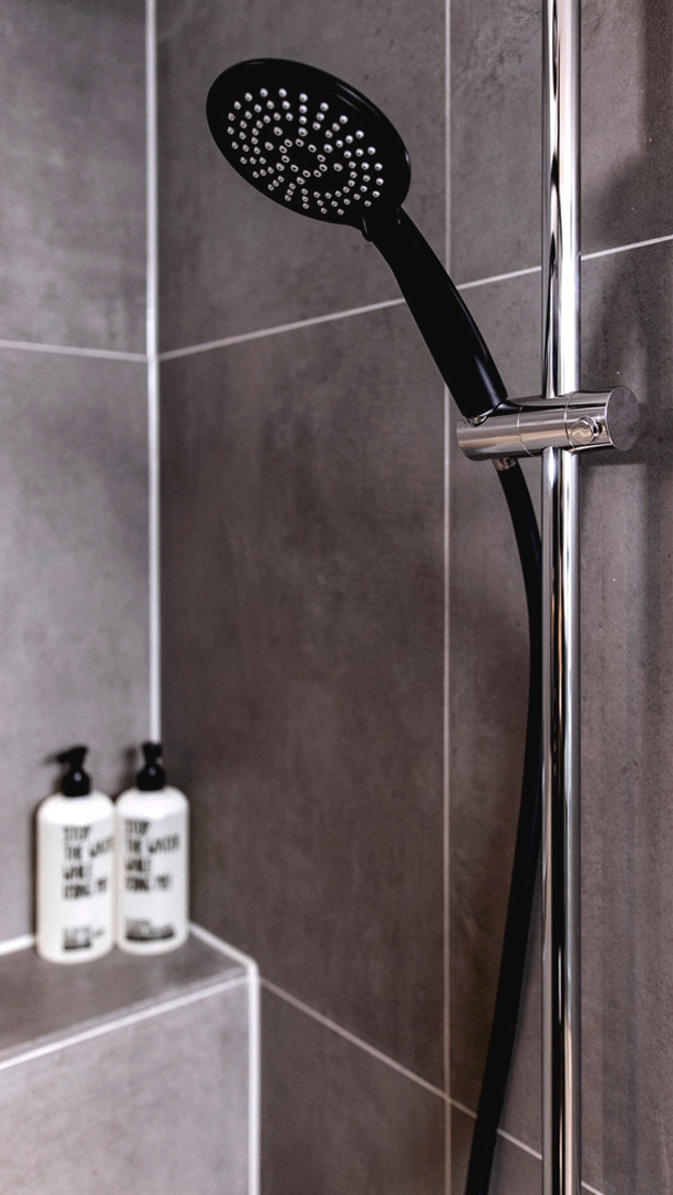 Young Black Shower Head 11cm with 5 Water Jets