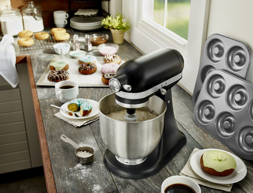 Stand Mixer Classic 4.3L Black with 10 Speeds