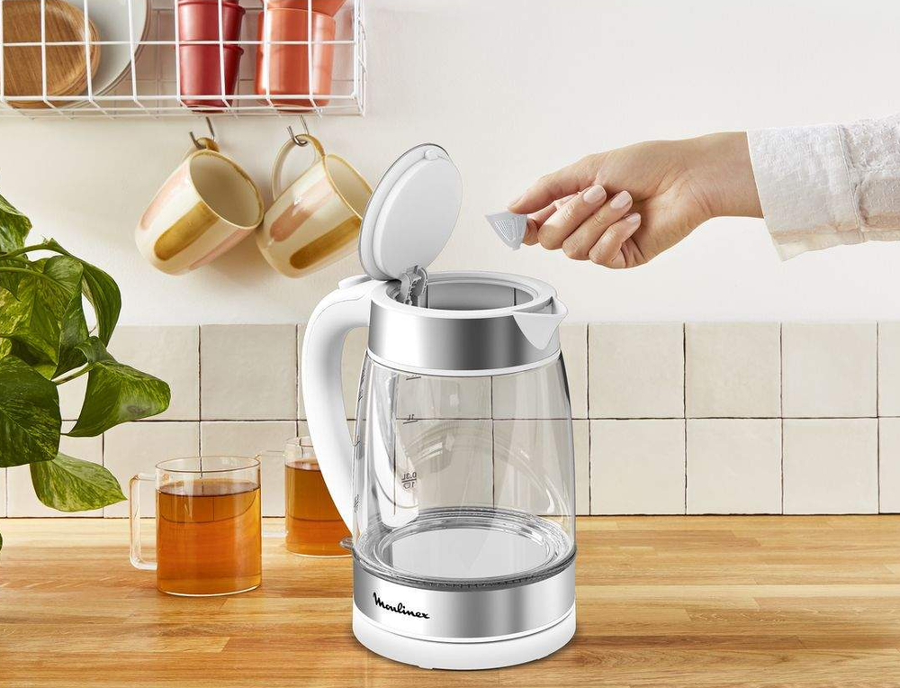 Glass Kettle BY600130 with Blue Illumination