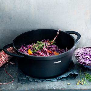 Trattoria Pot, Cast Aluminum Non-Stick Pot with Titanium Coating