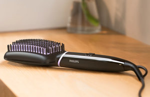 Heated Straightening Brush BHH880 with Tourmaline Ceramic Coating