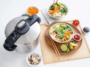 Secure Compact Pressure Cooker 8L