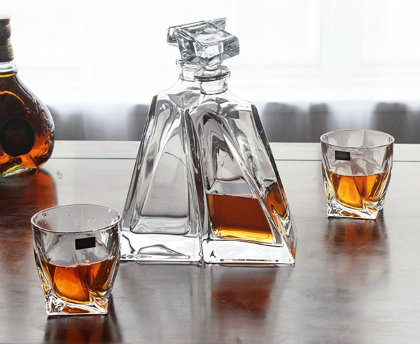 Lovers Set 2 Crystal Glass Decanters