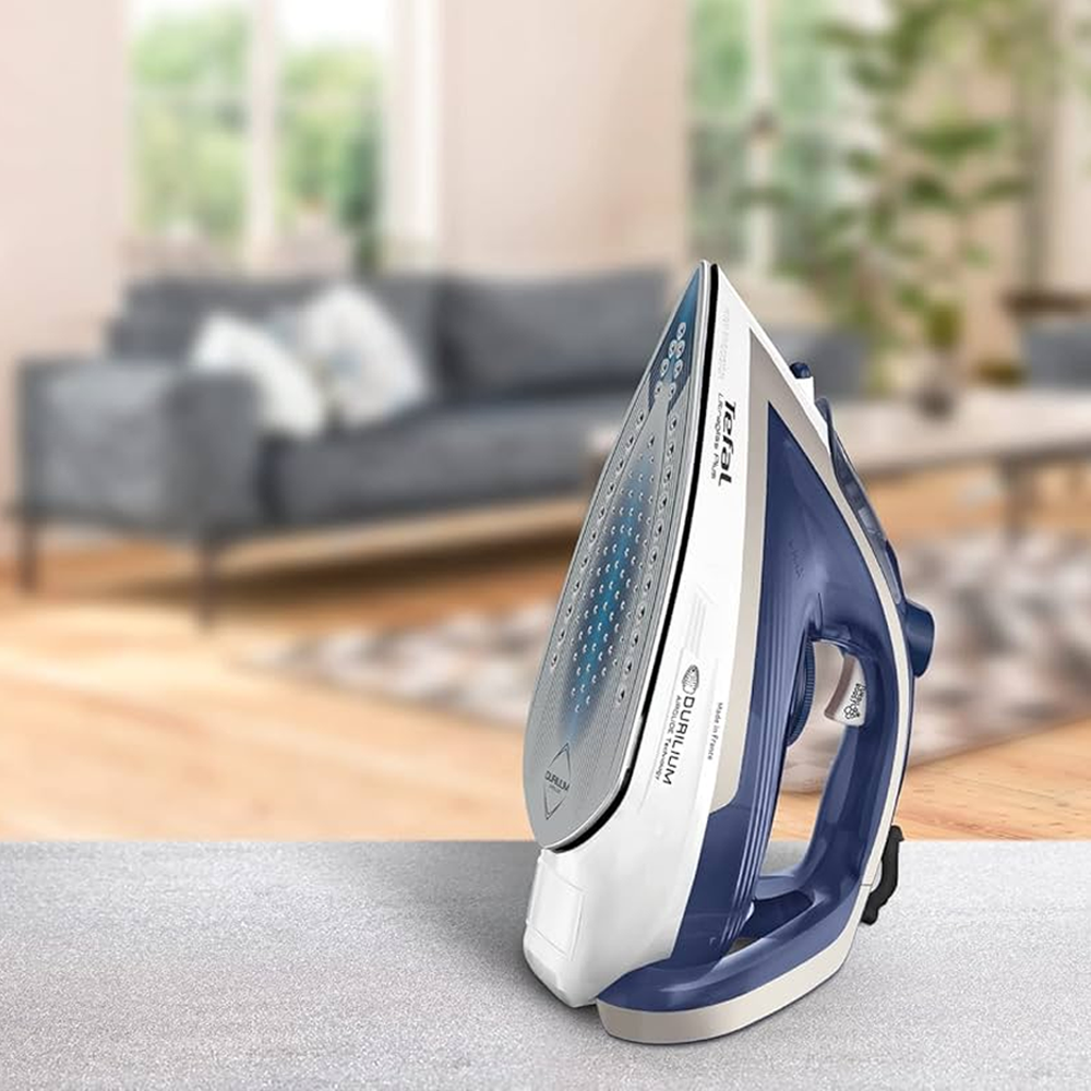 Ultraglide Plus Steam Iron FV5820