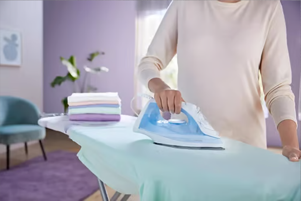 Steam Iron Easy Speed GC1740 with 2000W Power