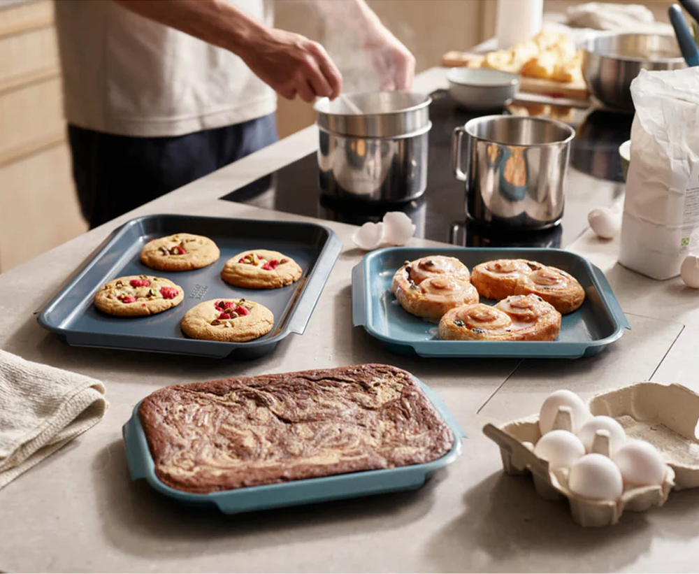Nest Bake Non-Stick Large Blue Baking Tray 41x30cm