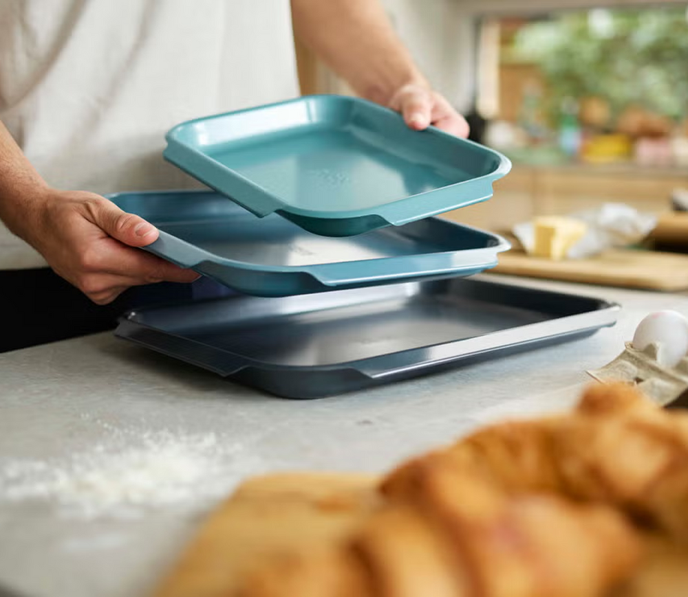 Nest Bake Non-Stick Medium Blue Baking Tray 33x30cm