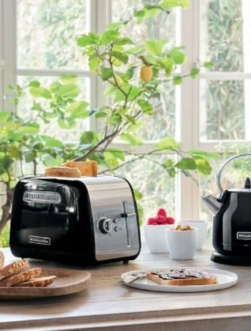 Classic Toaster with 2-Slice Capacity, Black & Silver