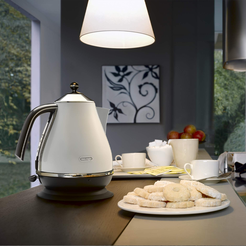 Icona Electric Kettle White KBO2001W Retro 1.7L Stainless Steel Cordless