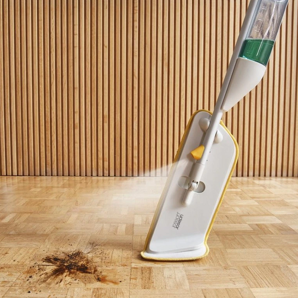 Spray Mop with Microfiber Pad CleanTech