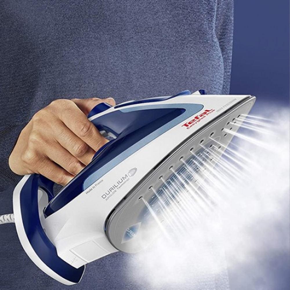 Easygliss Steam Iron FV5715 with Durilium Soleplate