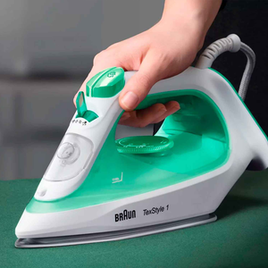 Braun Steam Iron SI1040GR with Non-Stick Ceramic Soleplate