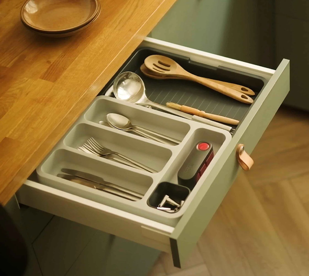 DrawerStore Expandable Cutlery Tray