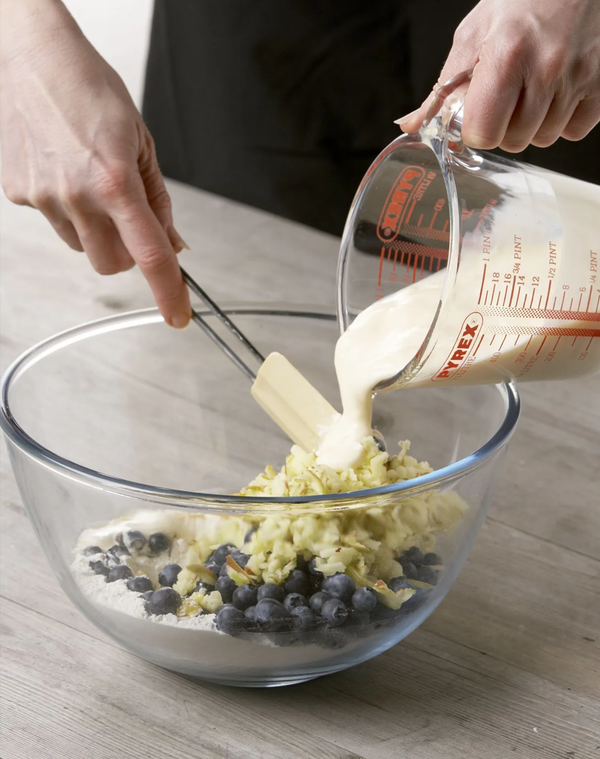 Pyrex Tempered Glass Measuring Jug