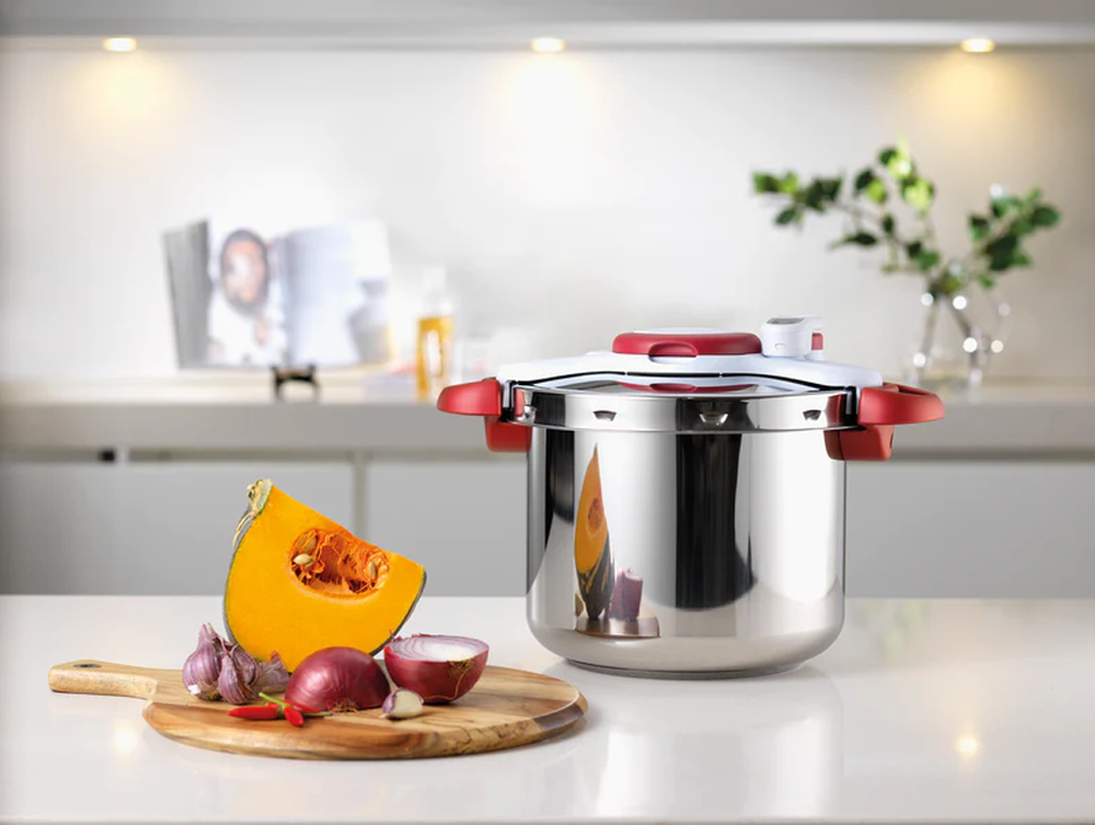 Clipso Minut Perfect Pressure Cooker with Timer