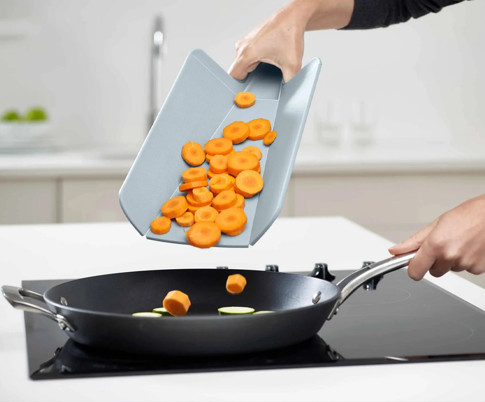 Joseph Joseph Chop2Pot™ Plus 2-piece Blue Chopping Board Set