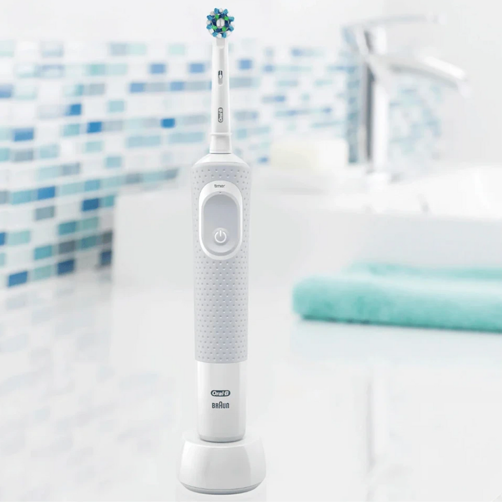 Oral B Vitality Plus 3DWhite White Electric Rechargeable Toothbrush D100.413.1