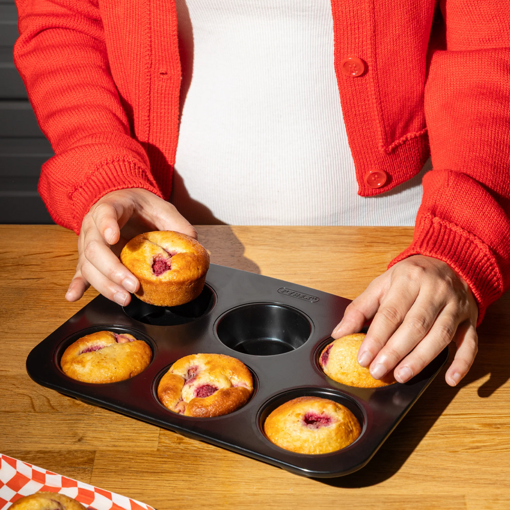 Pyrex Glide 6-Cup Muffin Pan Carbon Steel Nonstick GL06BU6-1
