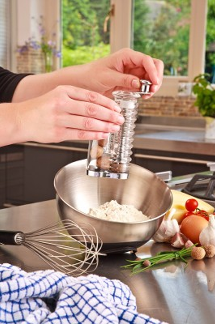 Wallis Nutmeg Grinder with Acrylic Body and Stainless Steel Blades