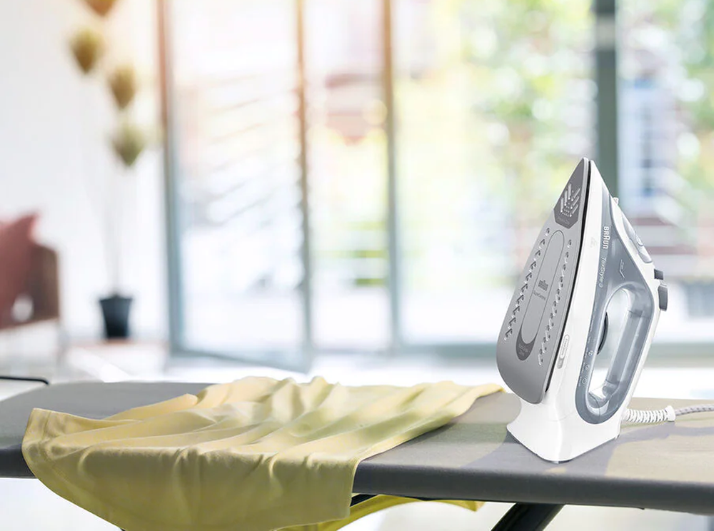 Braun Steam Iron SI3054GY with Ceramic Soleplate